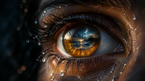 Amber Eye Reflecting Lighthouse
